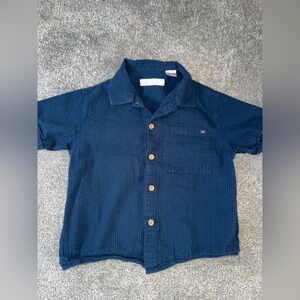 Zara - boys size 5y - textured button up shirt